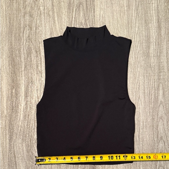 Babaton Black Sleeveless Tank Top - Picture 5 of 14